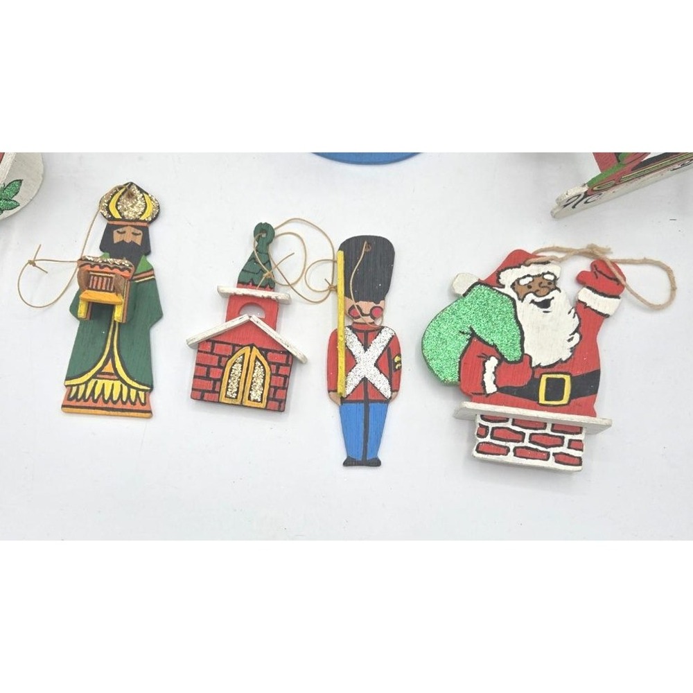 Vtg 13‎ Hand-Painted Wooden Christmas Ornaments (Craft Master '72 Deluxe Set) - Picture 2 of 9